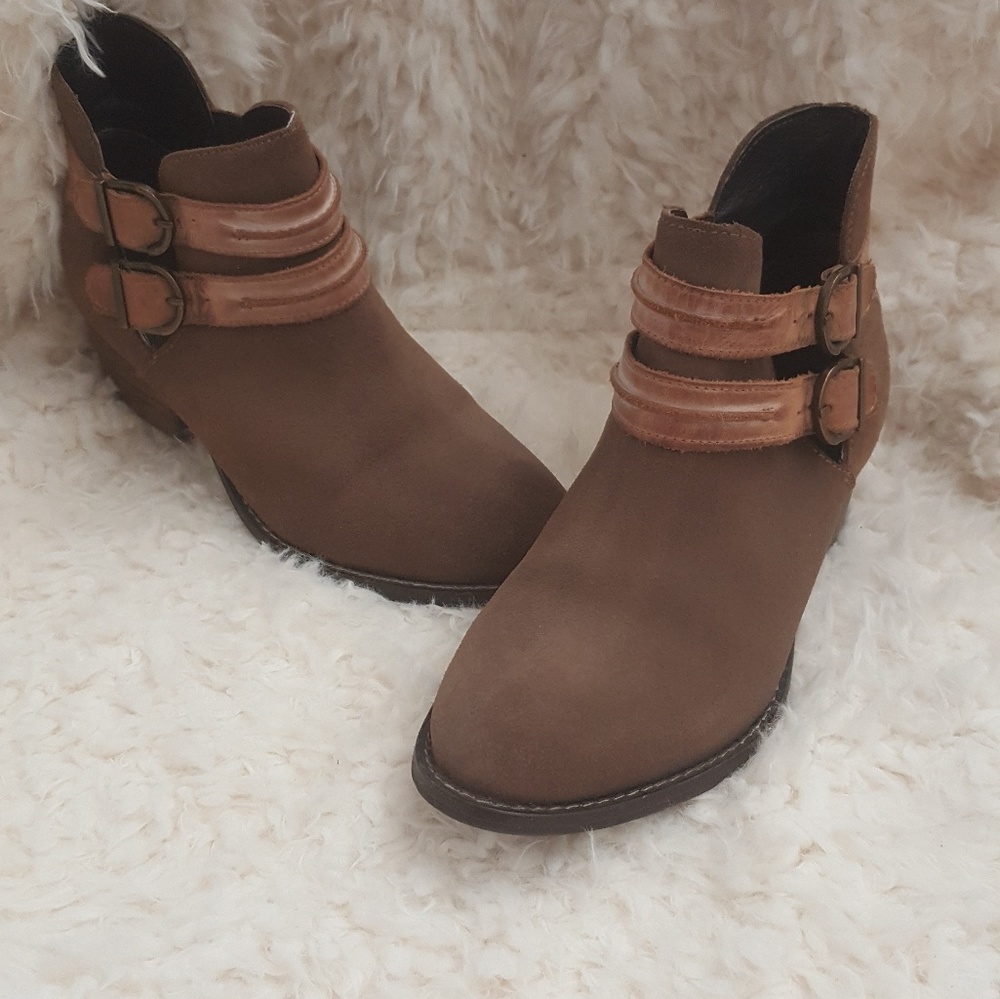 Steve Madden Raskal Cognac ankle booties